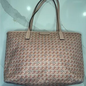 Tory Burch Ever-Ready Tote - Pink Basketweave Monogram